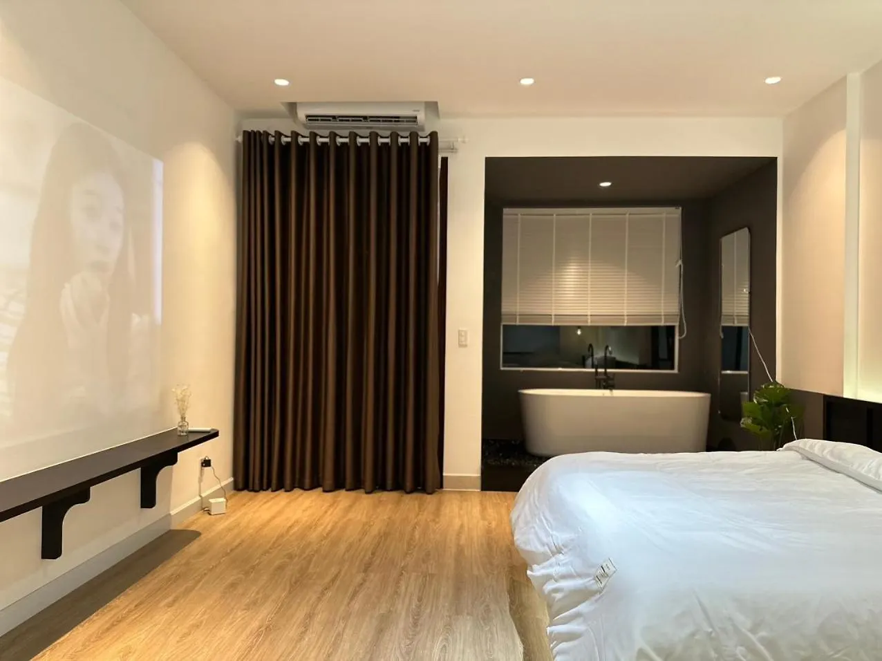 Apartment Can Ho Bon Tam, Ban Cong Doc Dao O Quan 10 Ho Chi Minh City